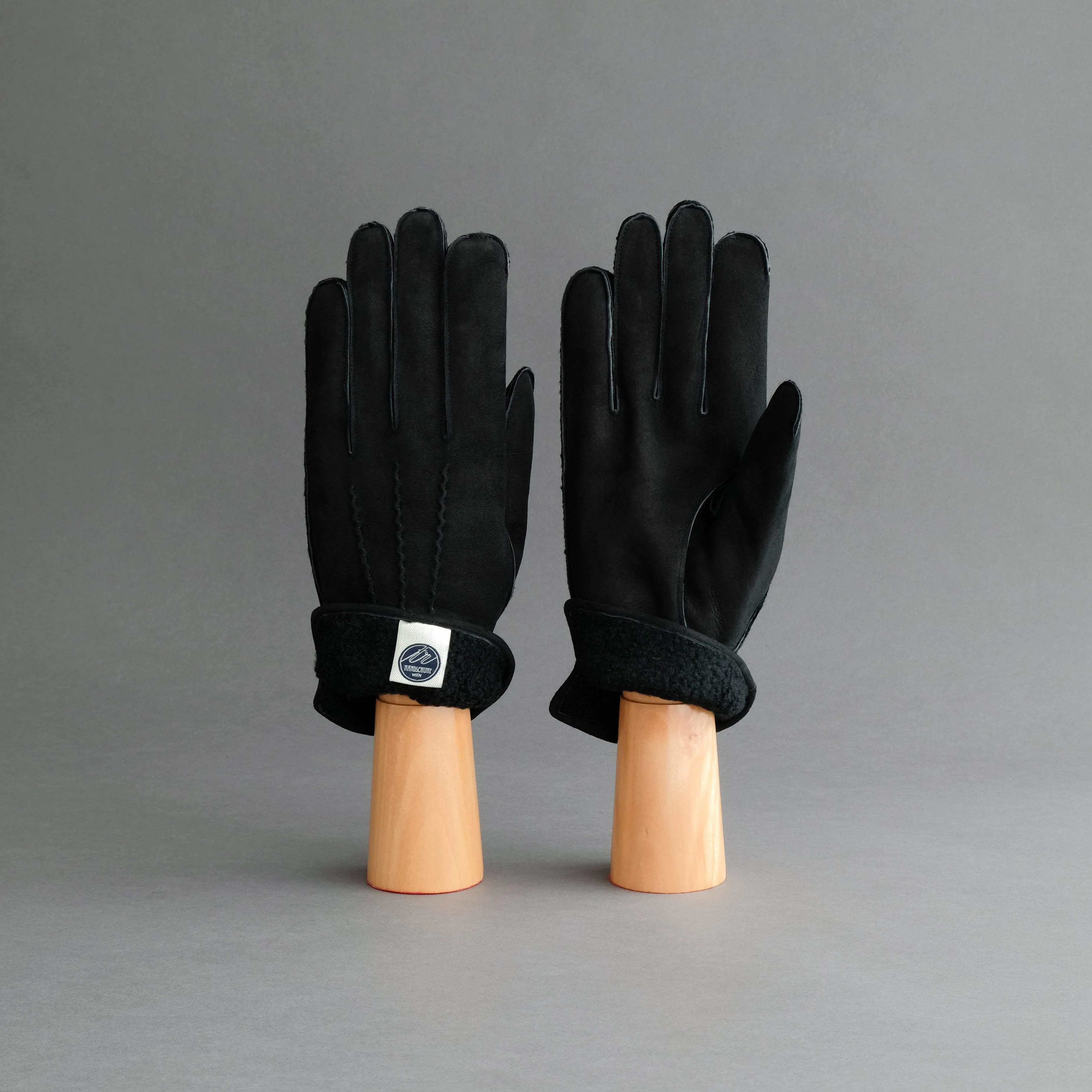 Gentlemen's Gloves From Black Curly Lambskin