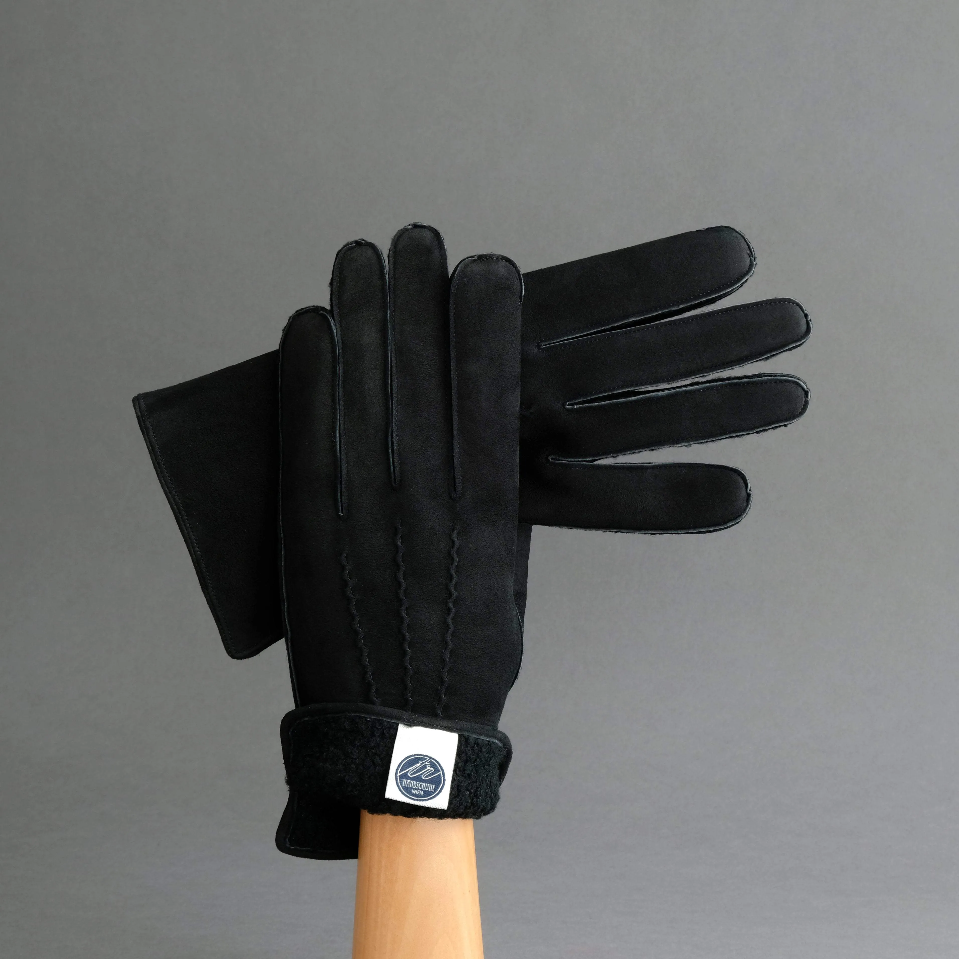 Gentlemen's Gloves From Black Curly Lambskin