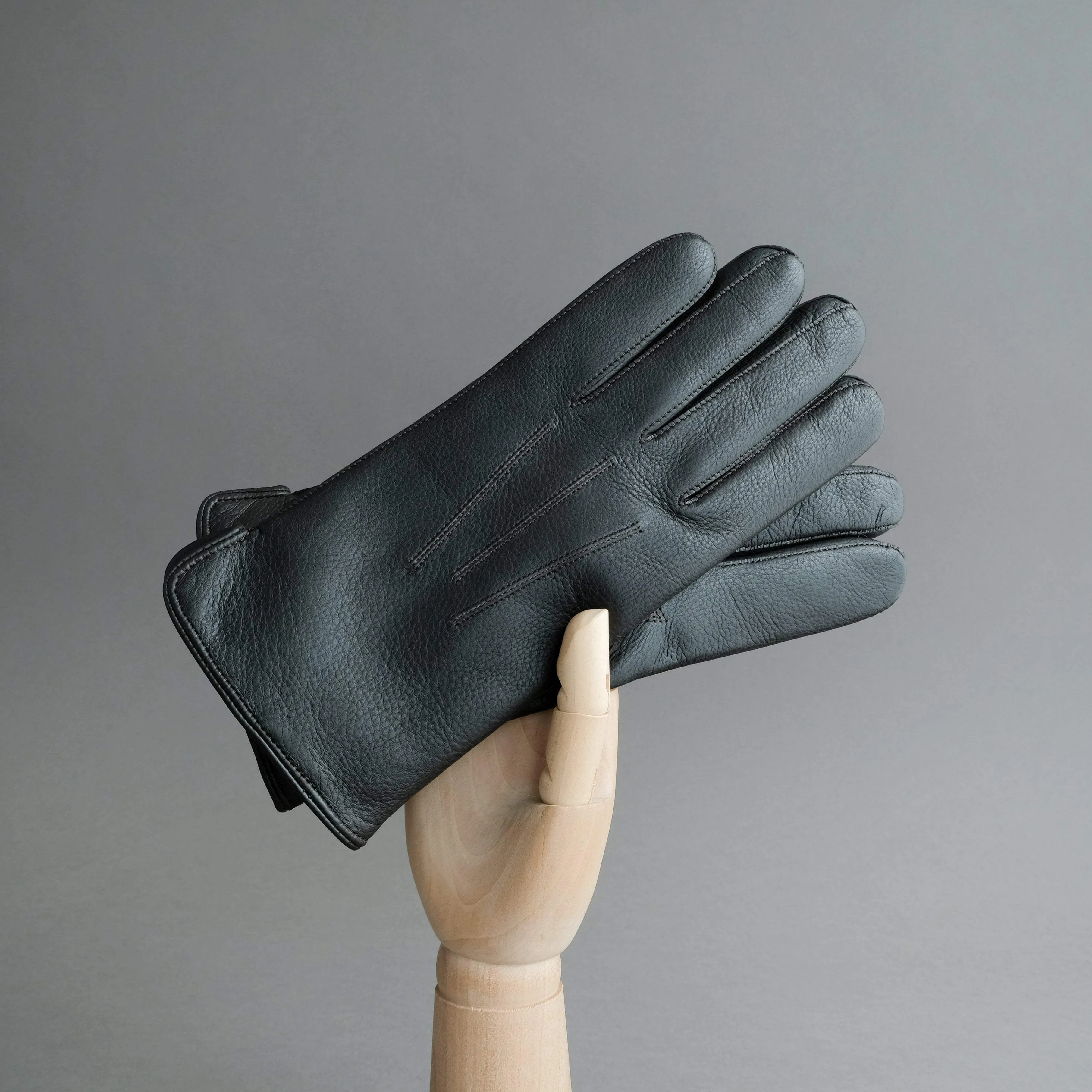 Gentlemen's Gloves from Dark Brown Deerskin Lined with Cashmere