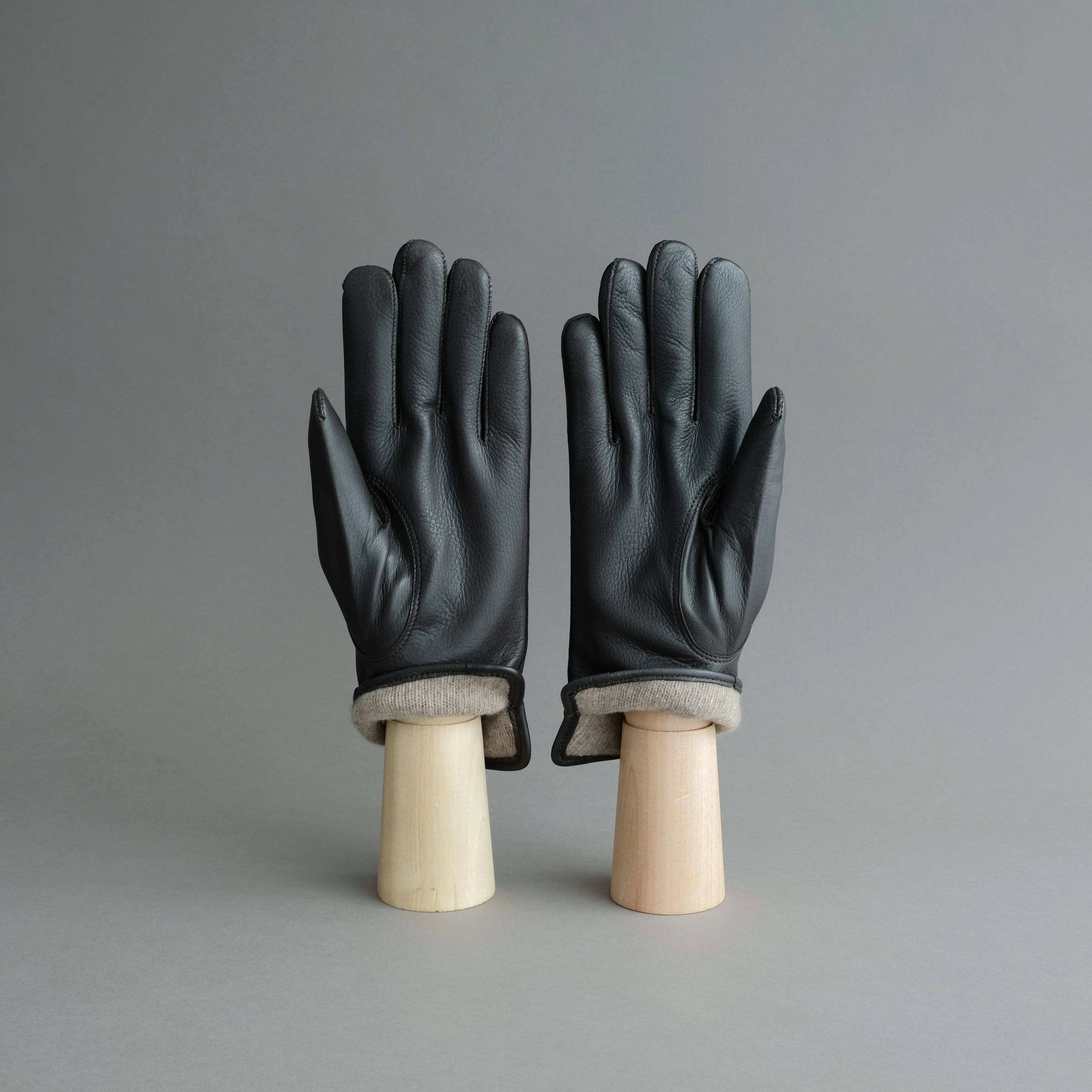 Gentlemen's Gloves from Dark Brown Deerskin Lined with Cashmere