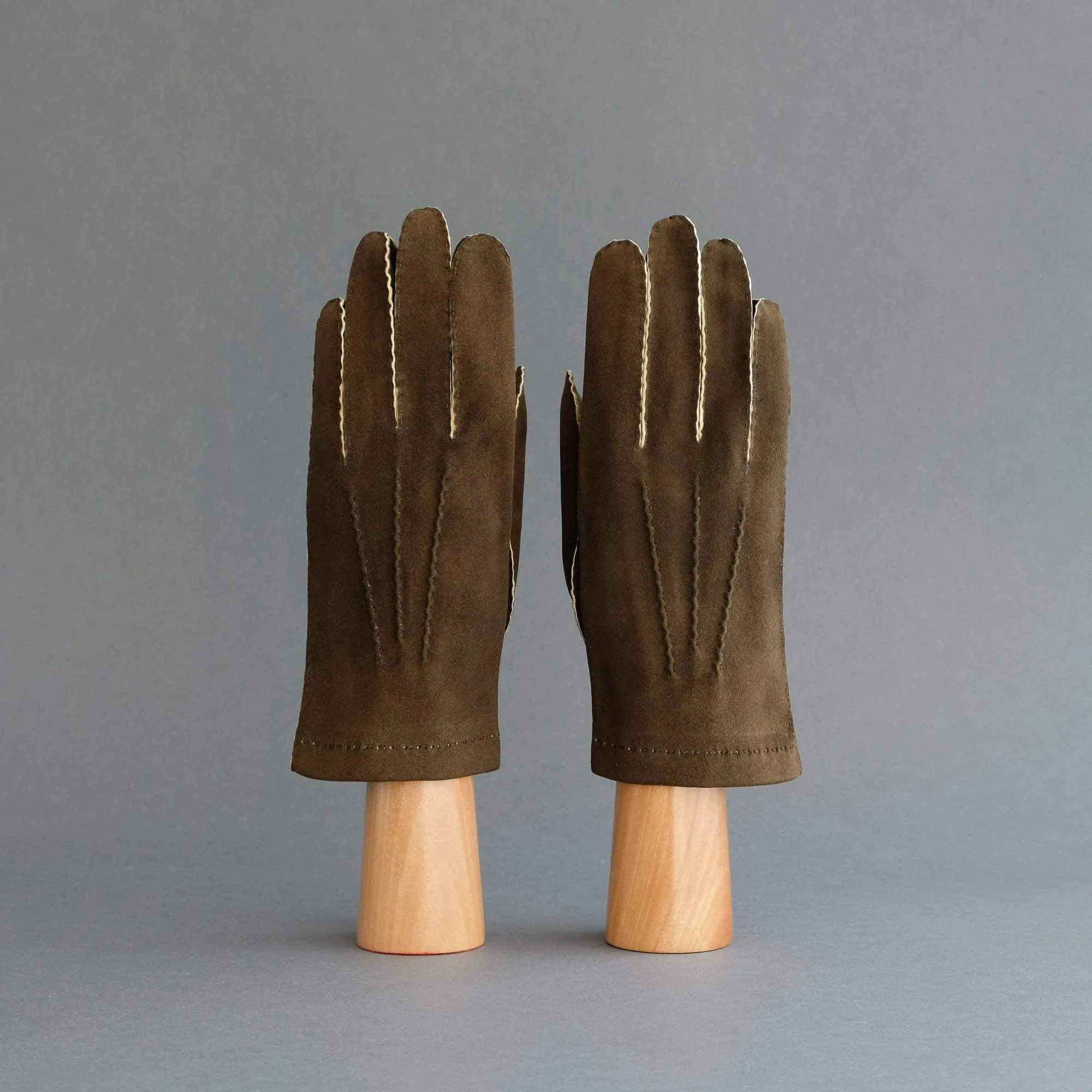 Gentlemen's Hand Sewn Unlined Gloves from Dark Brown Doeskin